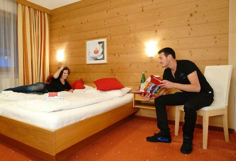 Четырехместный Номер Стандарт, First Mountain Hotel Zillertal