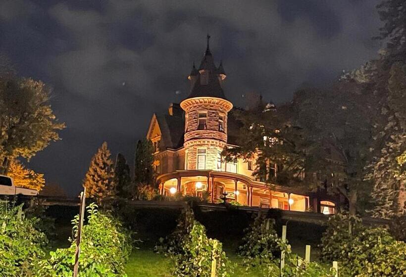 豪华房间, Henderson Castle Inn
