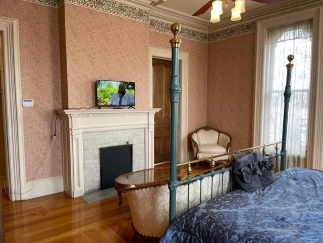 豪华房间, Henderson Castle Inn