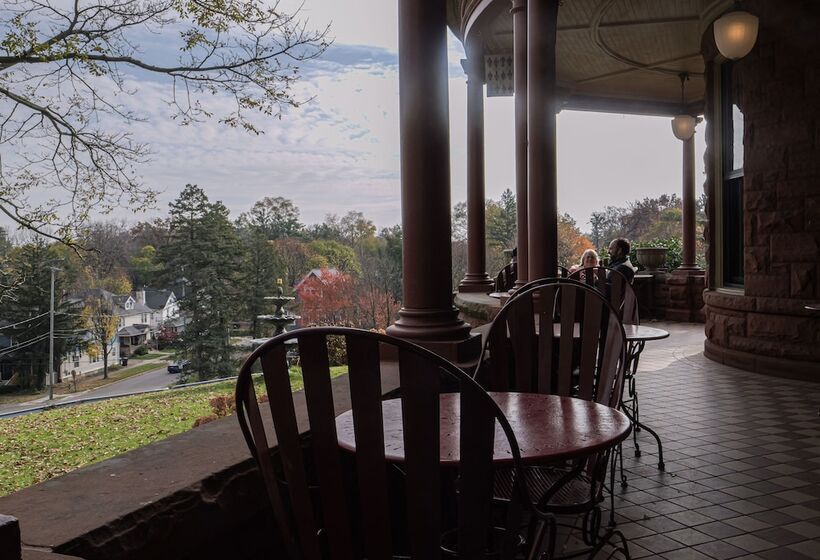 豪华房间, Henderson Castle Inn