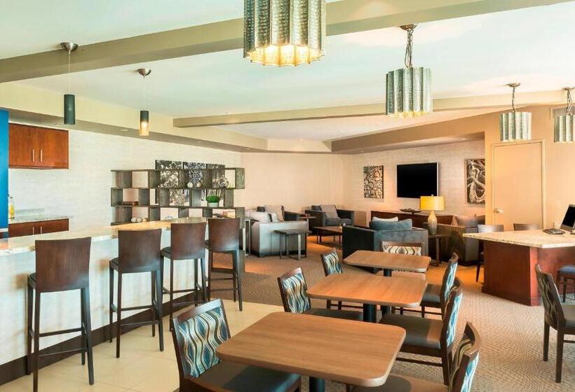 Номер Клуб, Sheraton Mesa Hotel At Wrigleyville West