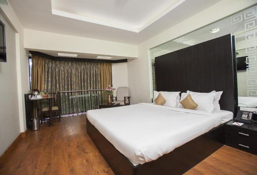 اتاق کلاب, The Oasis  Vadodara