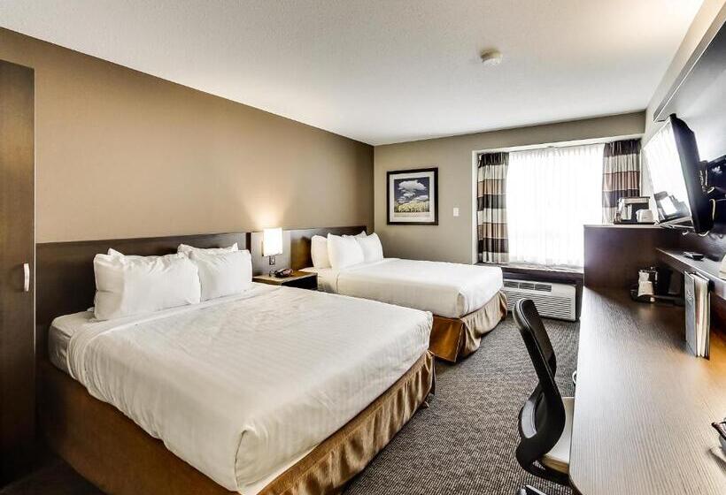 Номер Superior, Microtel Inn & Suites By Wyndham Red Deer