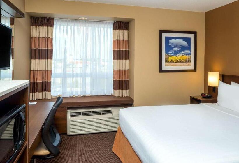 Номер Стандарт, Microtel Inn & Suites By Wyndham Red Deer