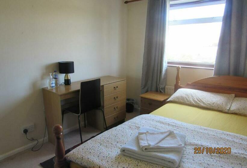 Номер Superior, Serene Inn Near Bletchley Park