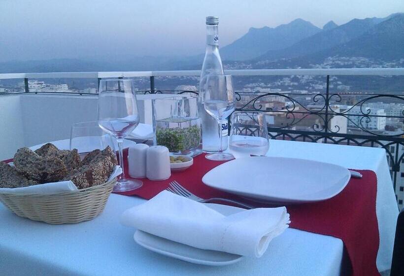 Полулюкс, Al Mandari Hôtel Tétouan