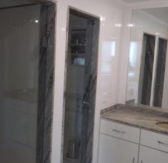 Quarto Familiar, Saionara