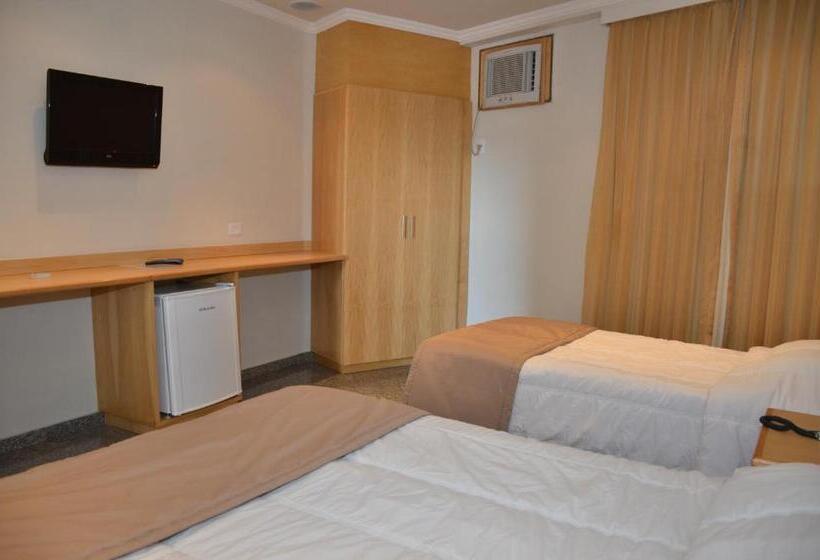 Quarto Familiar, Saionara