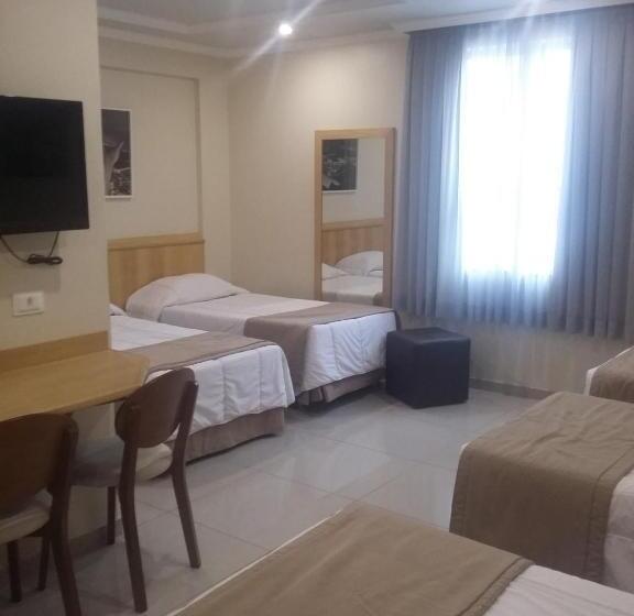 Quarto Familiar, Saionara