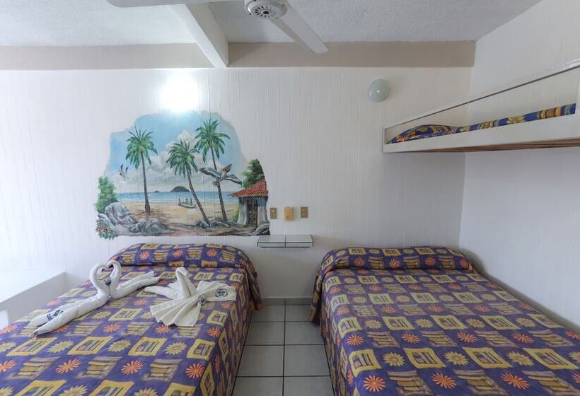 Chambre Quadruple Standard, Posada Real