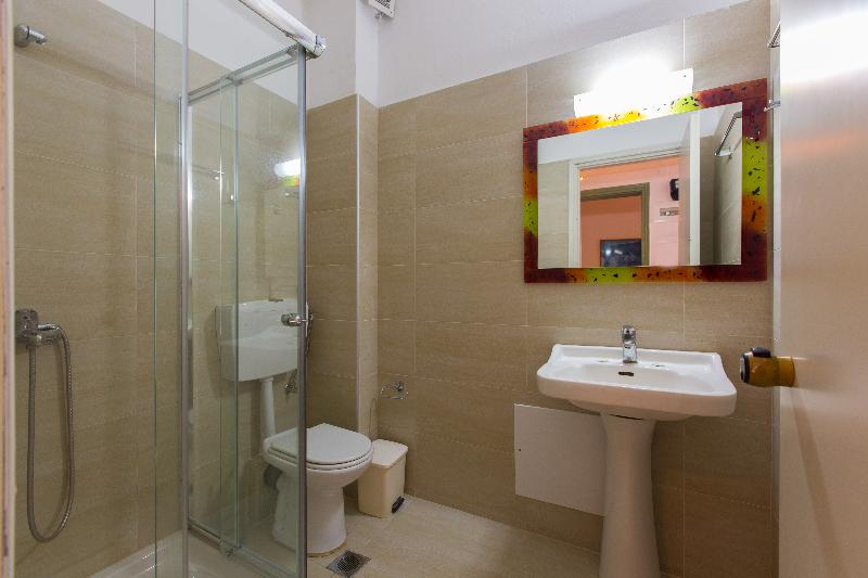 Economy Studio, Eltina