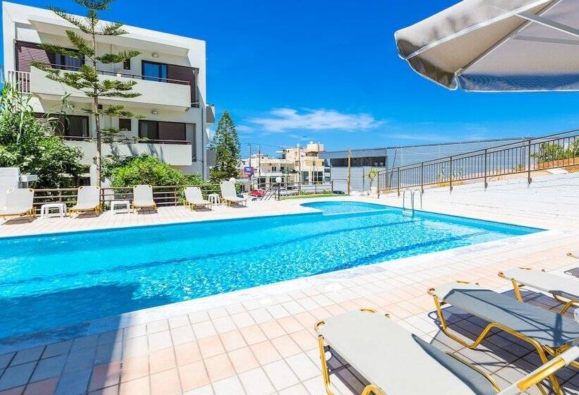 Superior Studio Pool View, Eltina
