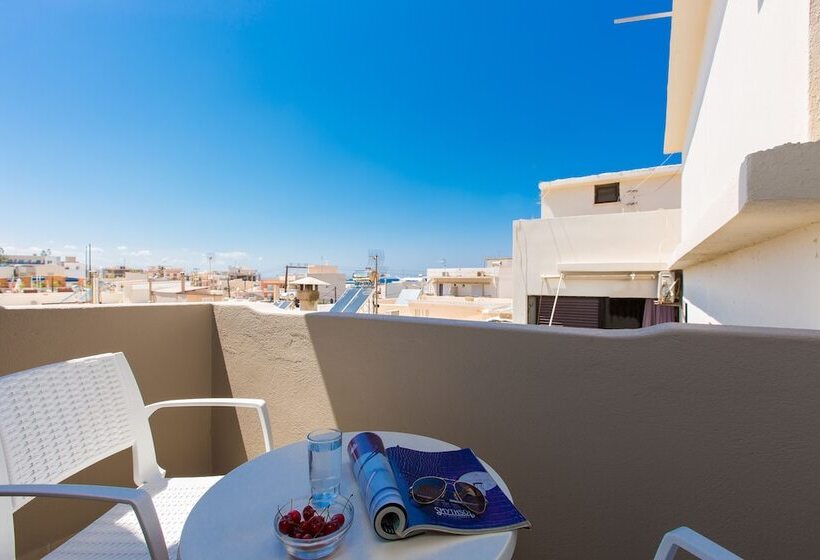 Superior Studio Pool View, Eltina