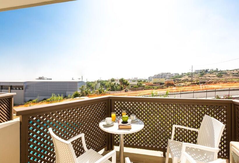 Superior Studio Pool View, Eltina