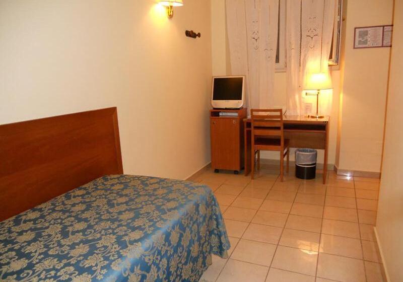 اتاق استاندارد یک نفره, Adria