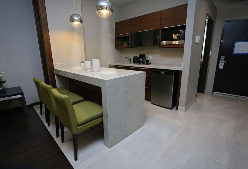 スイート, Holiday Inn Express & Suites Mexicali, An Ihg