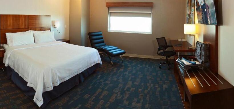 スイート, Holiday Inn Express & Suites Mexicali, An Ihg
