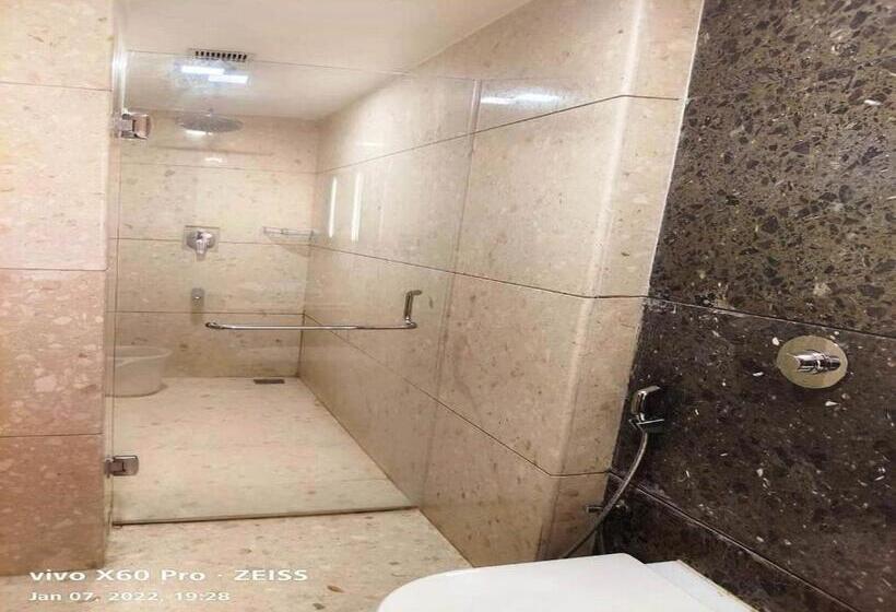 Suite, M Grand