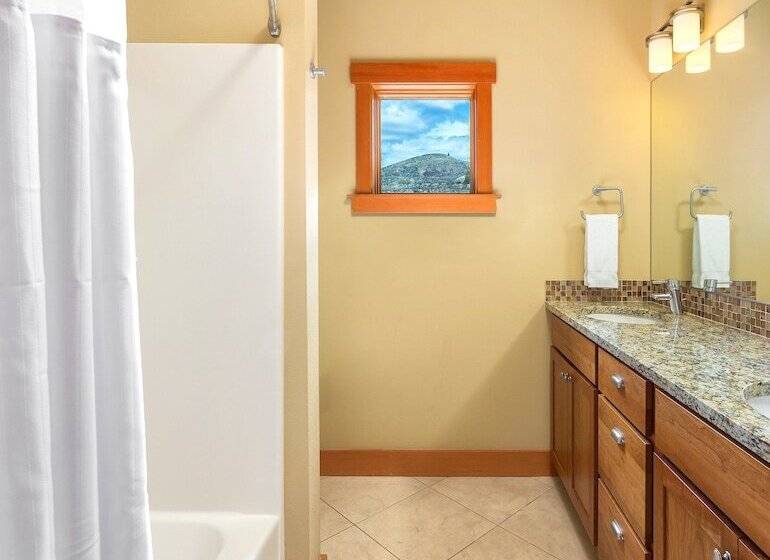 דירת חדר, Worldmark Chelan Lake House