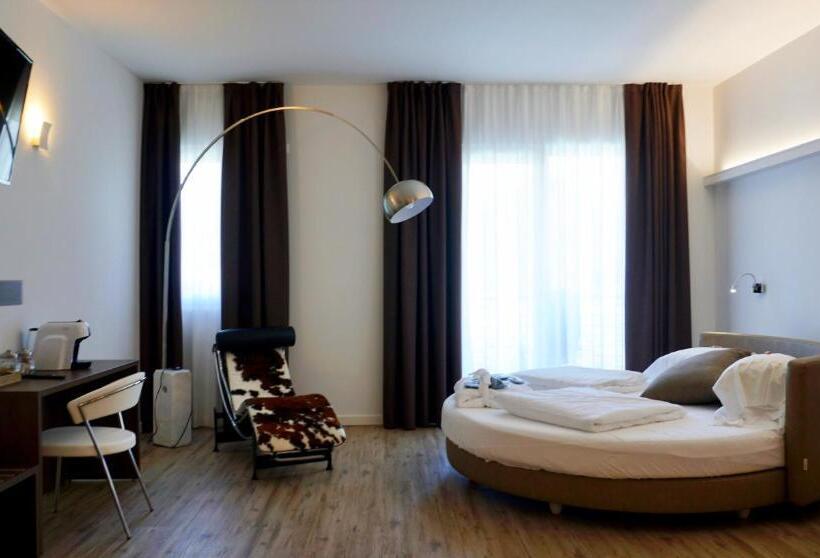 ハイドロマッサージバス付きジュニアスイート, Park Hotel Val Di Monte S