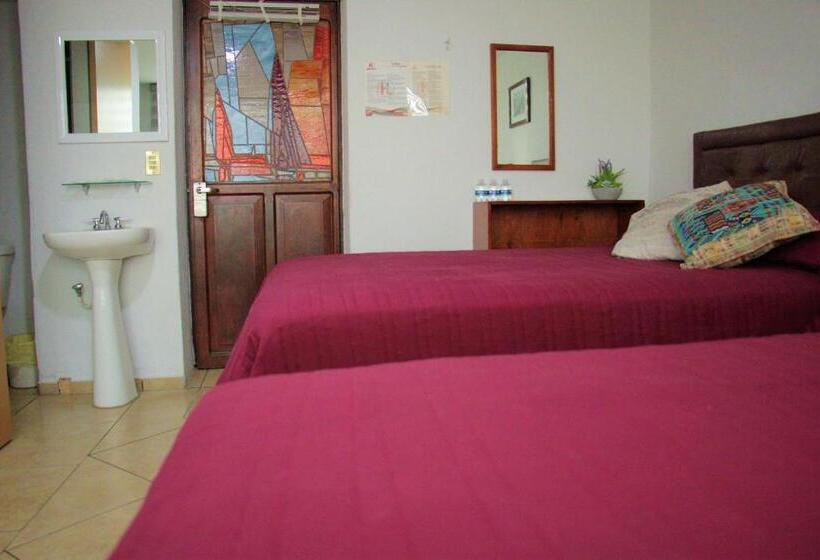 スタンダード４人部屋, Hostel Lit Guadalajara
