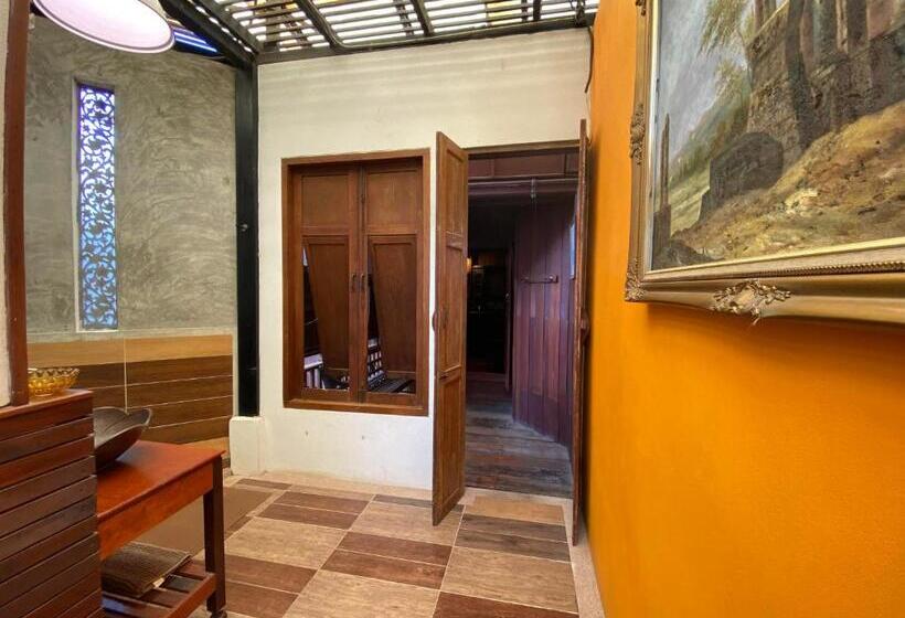 اتاق سوپریور, Ayutthaya Retreat