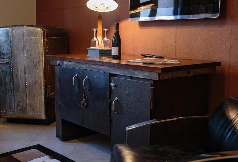 سوییت دوبلکس, La Suite