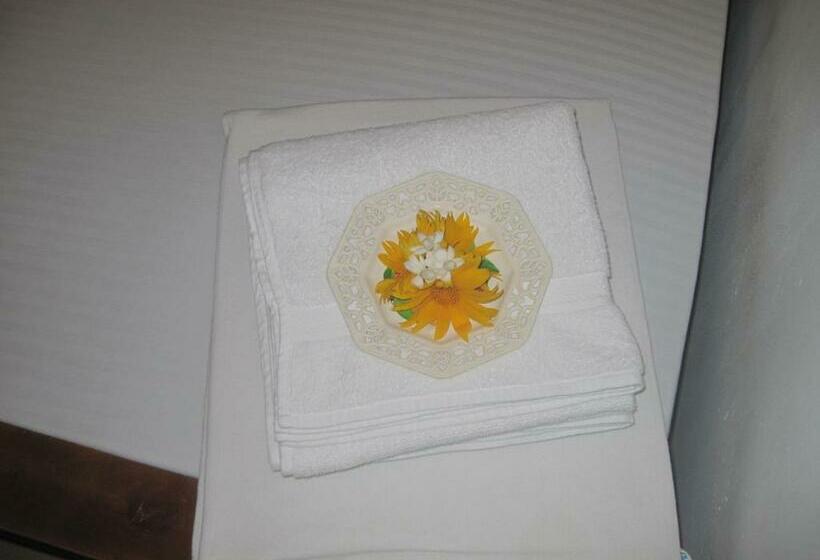 Семейный Номер Deluxe, Miheen Hotel & Resort   Anuradhapura