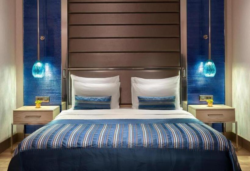 سوئیت جونیور با تخت بزرگ, Crowne Plaza Florya Istanbul, An Ihg