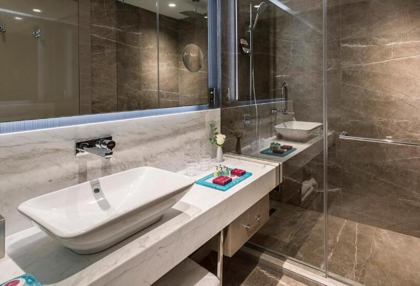 سوییت جونیور کلاب, Crowne Plaza Florya Istanbul, An Ihg