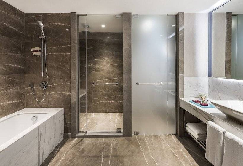سوییت جونیور کلاب, Crowne Plaza Florya Istanbul, An Ihg