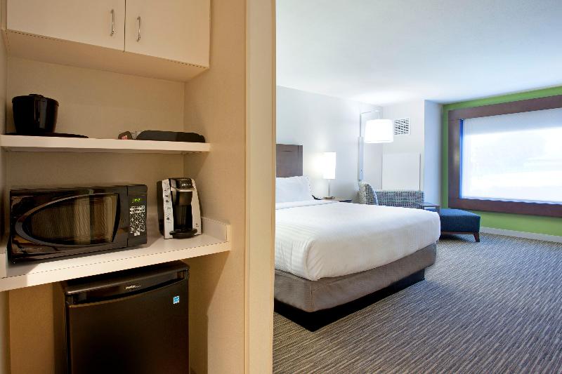 Номер Стандарт Адаптированный для Инвалидов, Holiday Inn Express Hotel & Suites Austin Downtown   University, An Ihg