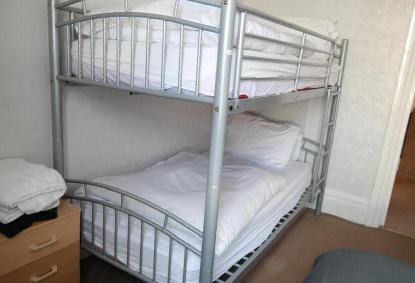 חדר משפחתי, Shananagens Guesthouse