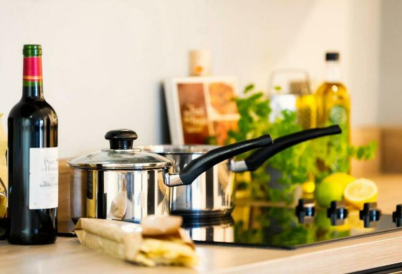 Студия Стандарт, Staycity Aparthotels London Greenwich High Road