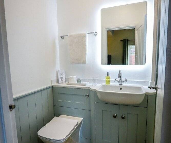 Номер Стандарт, Waverley B & B
