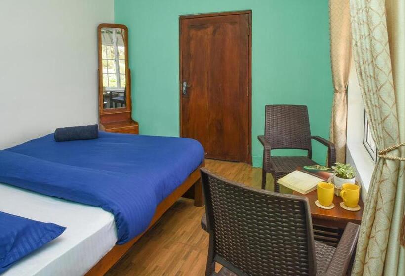 اتاق استاندارد با چشم‌انداز دریاچه, Gregory House Hostel