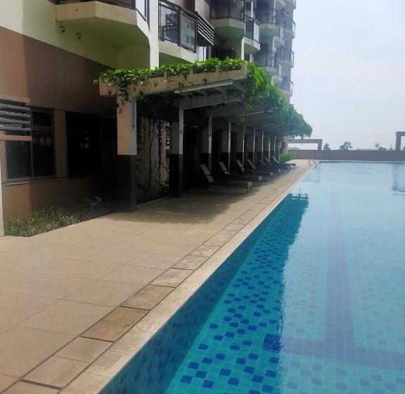 חדר משפחתי, Le 10 The Radiance Manila Bay