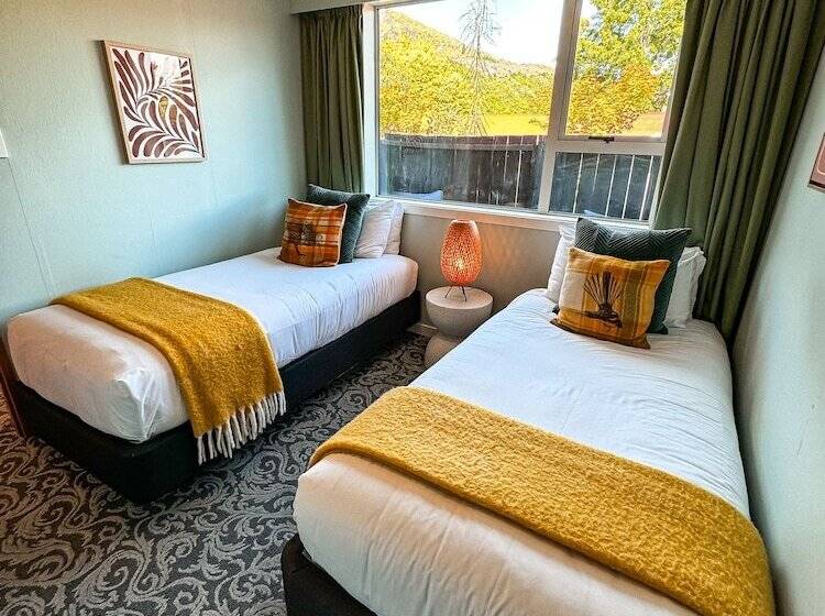 Дом 4 Спальни, Arrowtown Motel