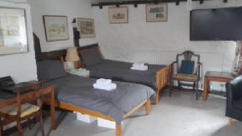 Семейный Номер, The Old Court House Guest House