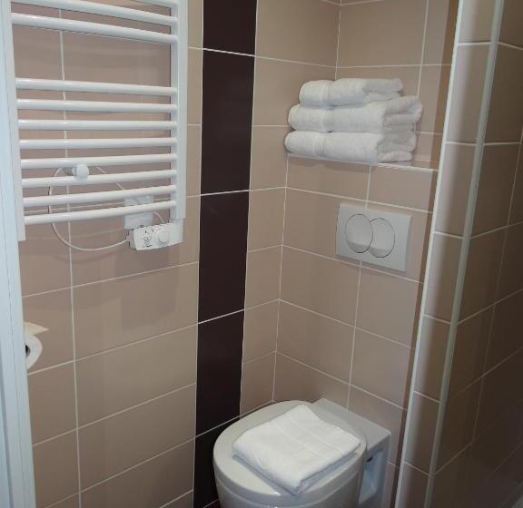 Семейный Номер, Brit Hotel Dieppe