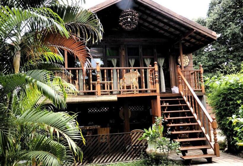 اتاق خانوادگی با چشم‌انداز باغ, Rice Barn And Rooms