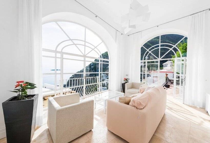 Люкс с Террасой, Villa Magia