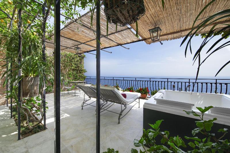 Люкс Deluxe Вид на Море, Villa Magia