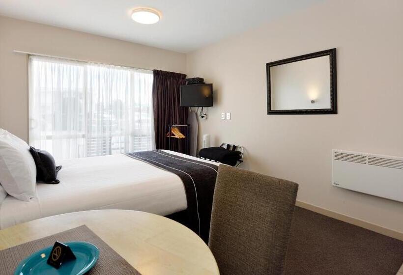 إستوديو قياسى, 171 On High Motel