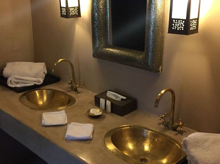 Номер Стандарт с Террасой, The Capaldi Hotel, Restaurant & Spa
