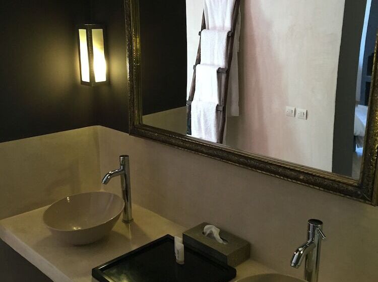 Номер Престиж, The Capaldi Hotel, Restaurant & Spa