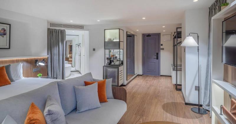Полулюкс, The Level At Melia White House