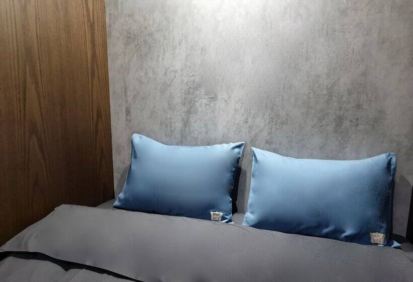 اتاق استاندارد یک نفره, Sleep  N Fly Sleep Lounge, D Gates Terminal 1   Transit Only