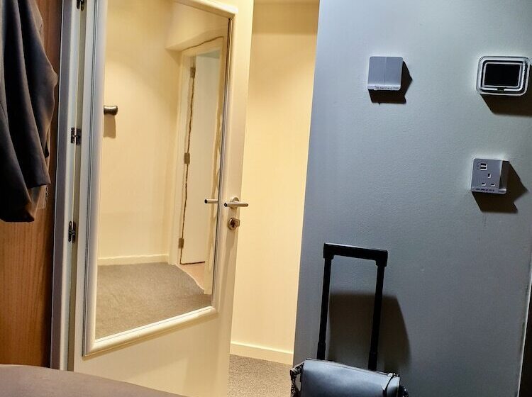کابین, Sleep  N Fly Sleep Lounge, D Gates Terminal 1   Transit Only