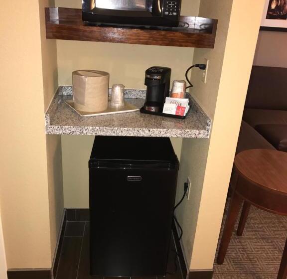 Люкс Кровать Кинг, Comfort Suites   Dodge City